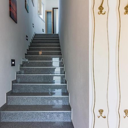 Stunning Apartment In Fazana With House Sea View Екстериор снимка