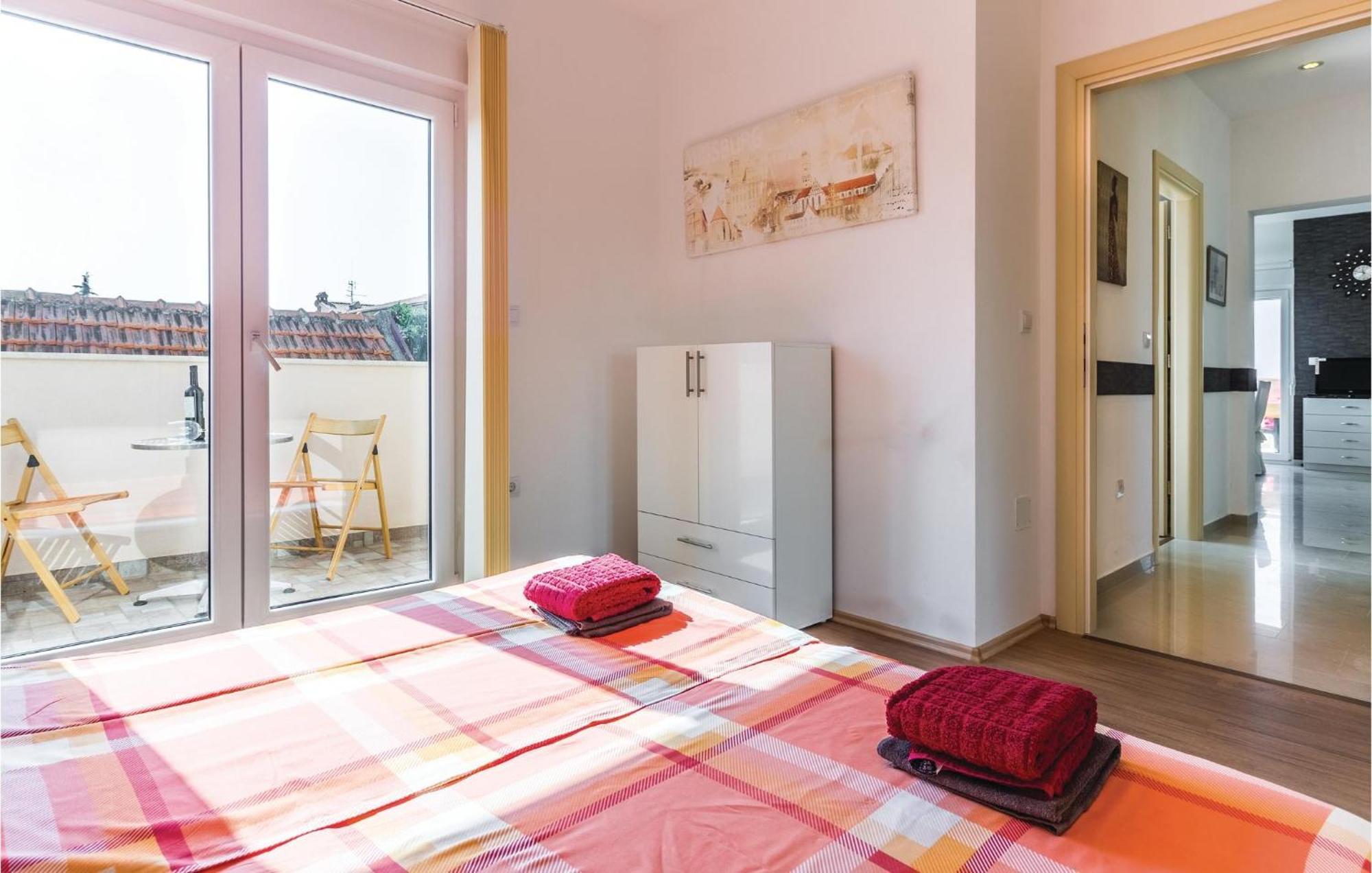 Stunning Apartment In Fazana With House Sea View Екстериор снимка