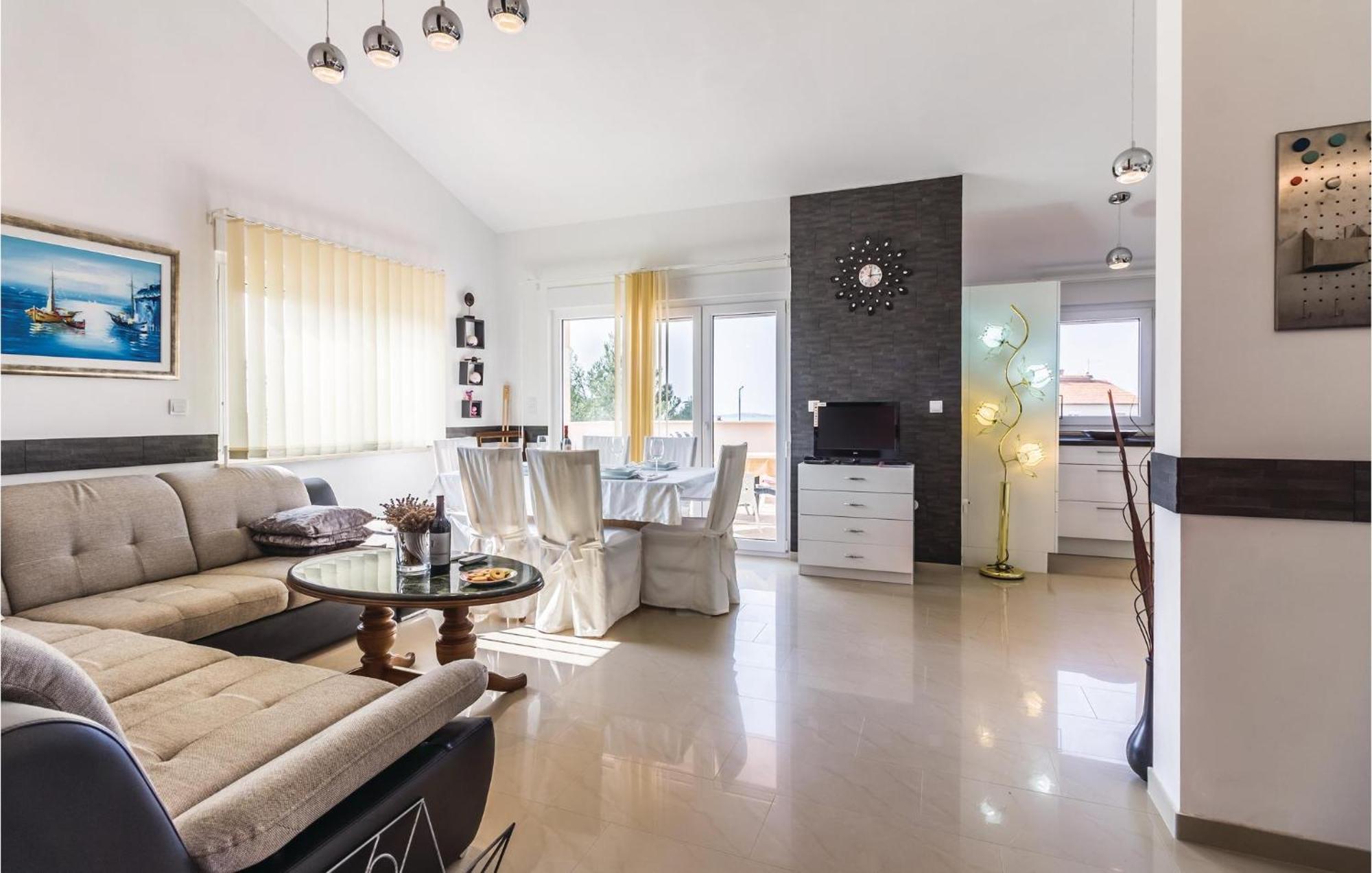 Stunning Apartment In Fazana With House Sea View Екстериор снимка